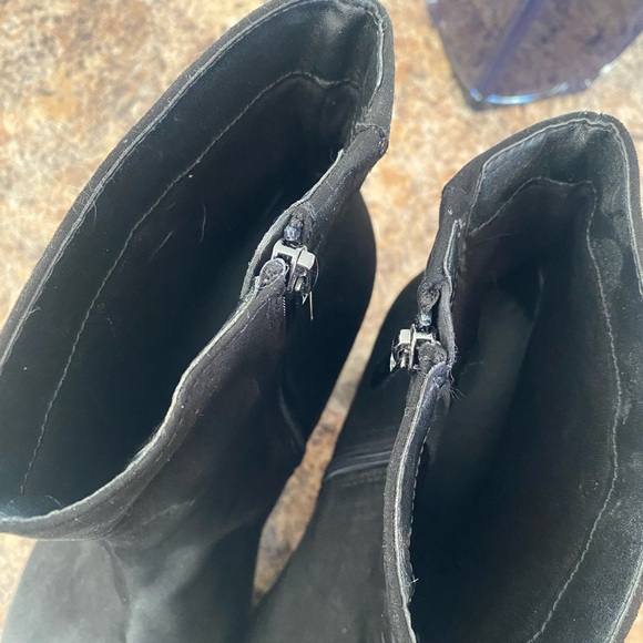 Torrid block heeled booties. Size 8WW fits closer to a 9. - Picture 5 of 11